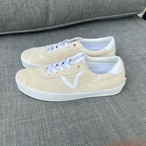 Vans Sport Low in turtledove. Brand new!